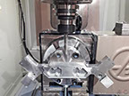 Endoskopi robot kolu alt kaide parçası Haas VF2 tezgahımızda divizör üzerinde işlenirken
