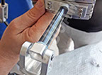 Endoskopi robot kolu endoskopi tutucu braketi ve karbon fiber mekanizma kolu bağlantı detayı